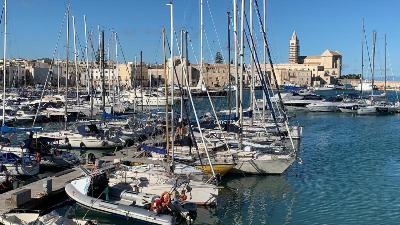 Le Dimore Di Don Corrado Otel Trani Dış mekan fotoğraf